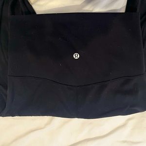 Lulu Lemon Black aligns
